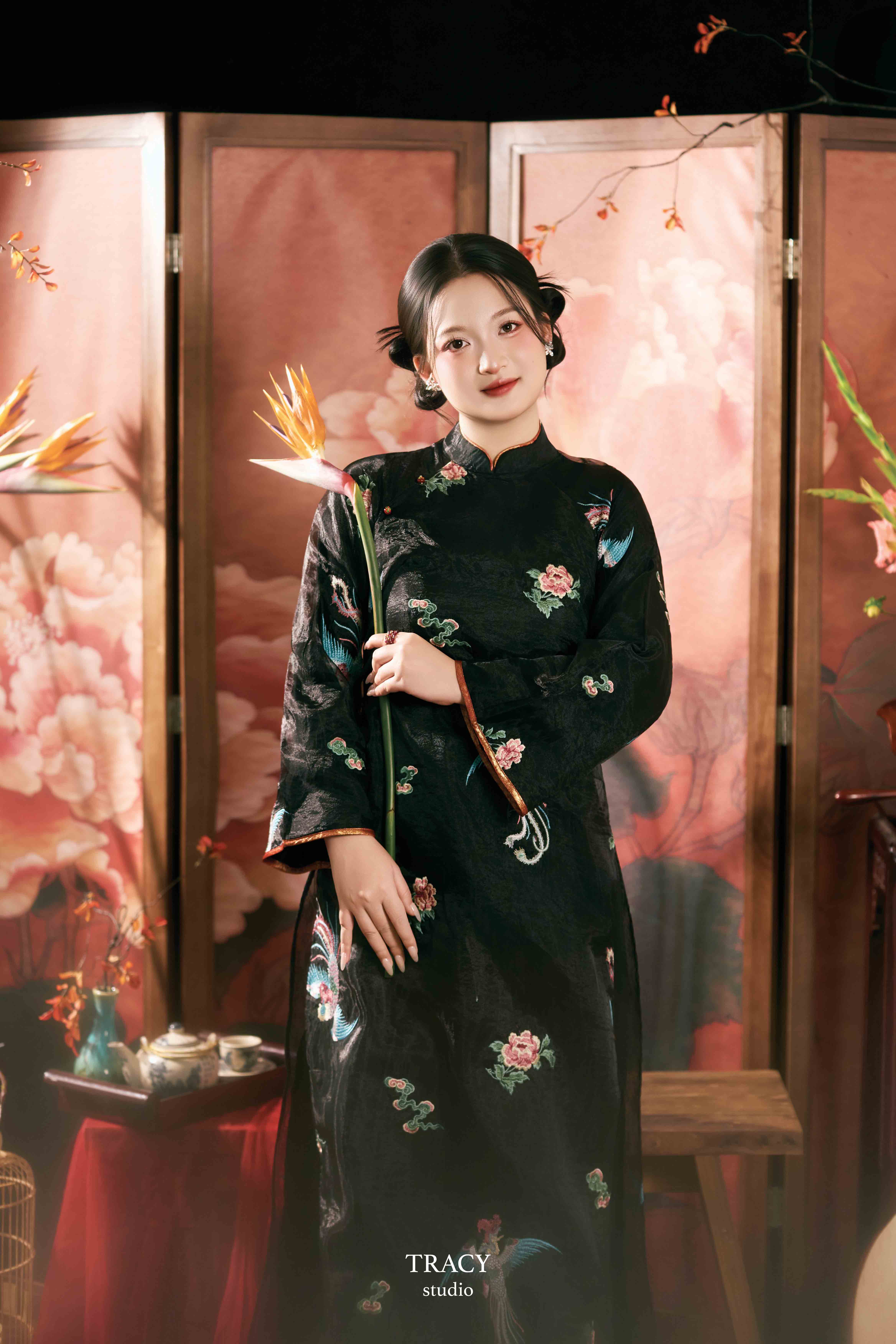 frontend/img/gallery/anh-tet-yem-ao-dai/tracy-studio-chup-ao-dai-tet-gam (6).jpg